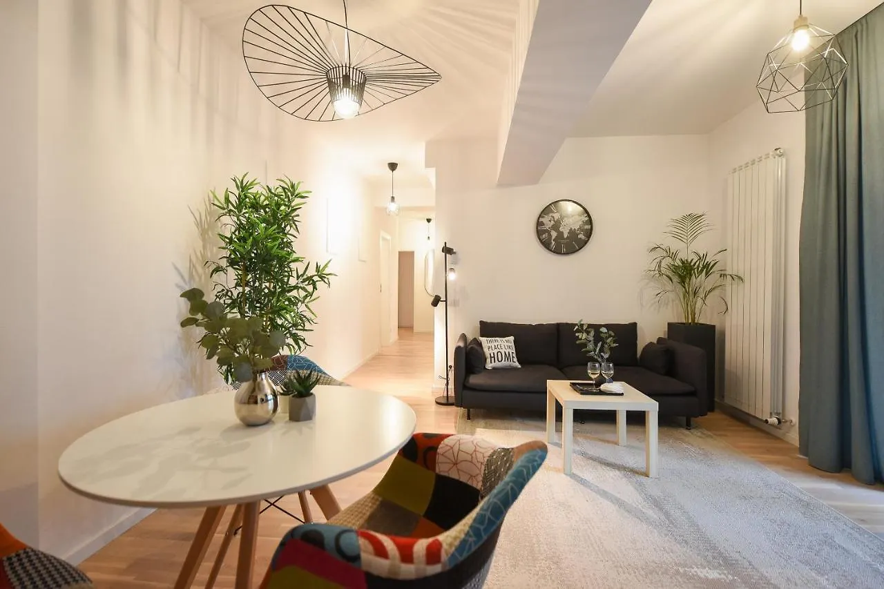 Vacation Feel - 2Br Apartment With Terrace & Private Parking In Baneasa Bukareszt
