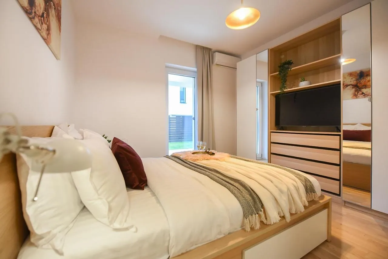 Vacation Feel - 2Br Apartment With Terrace & Private Parking In Baneasa Bukareszt 0*,
