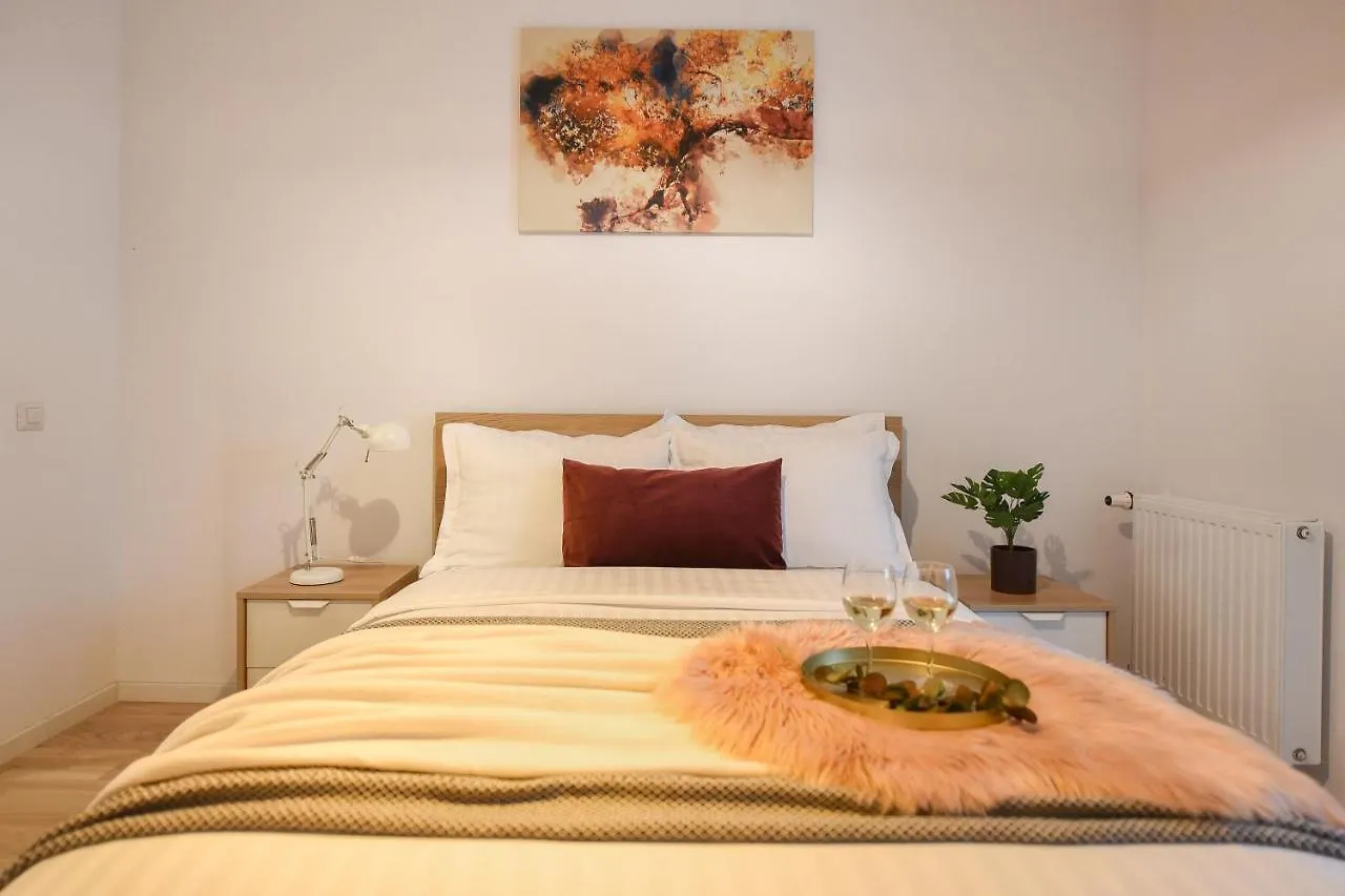Vacation Feel - 2Br Apartment With Terrace & Private Parking In Baneasa Bukareszt